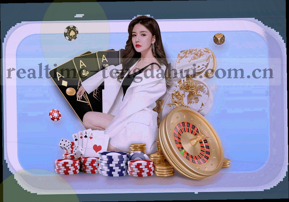 鎏金线条与深绿卡片组成的会员权益抽象视觉